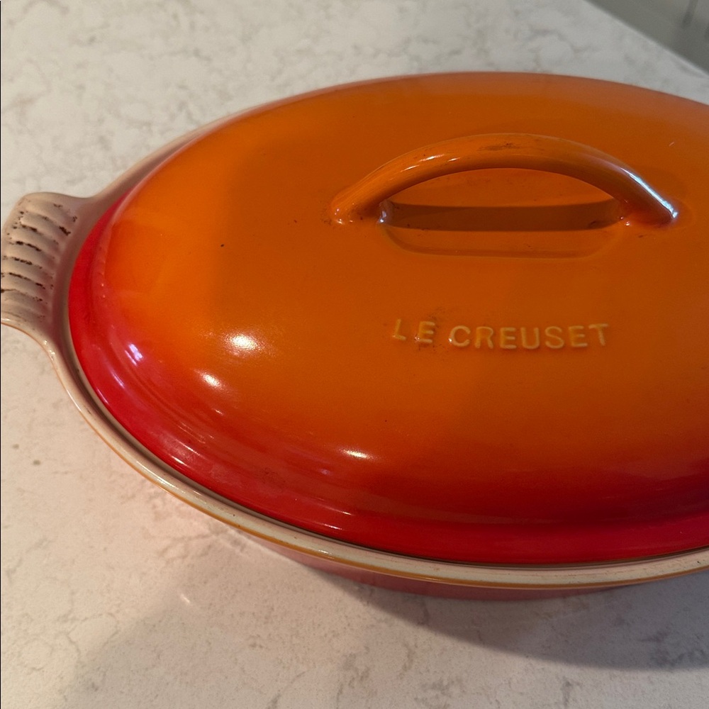 Le Creuset Heritage Oval Casserole (Flame) - Picture 5 of 7